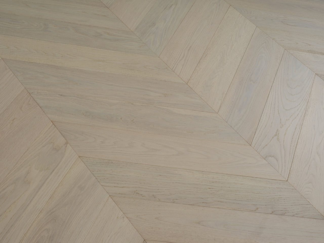 Engineered Timber Flooring - AB Grade 15/4mm CHEVRON - Y01 WINTRY FOREST OAK